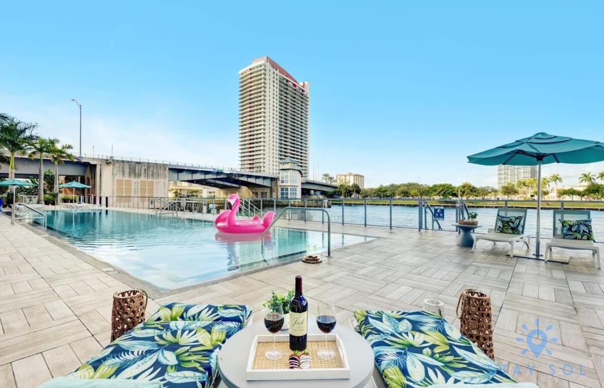Апартаменты Luxury With Stunning View, Balcony, Amazing Pools Голливуд Экстерьер фото