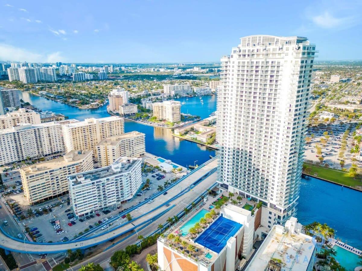 Апартаменты Luxury With Stunning View, Balcony, Amazing Pools Голливуд Экстерьер фото