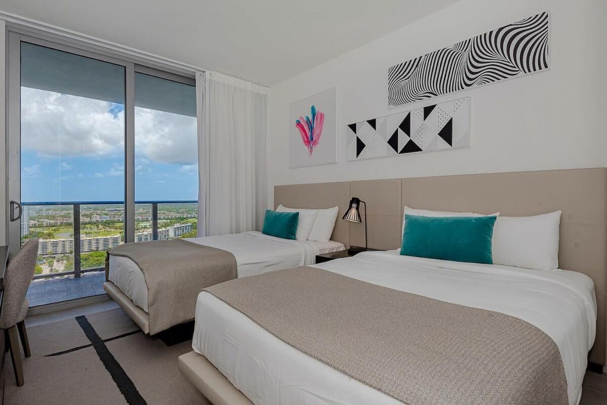Апартаменты Luxury With Stunning View, Balcony, Amazing Pools Голливуд Экстерьер фото